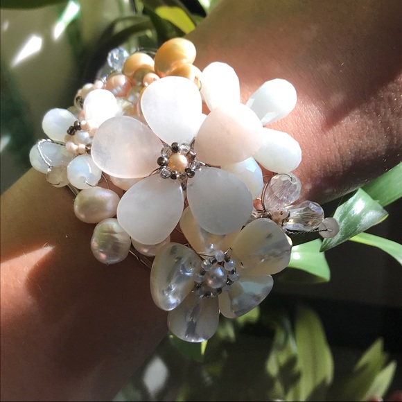 Anthropologie flowers bracelet cuff with pearls - Picture 6 of 12